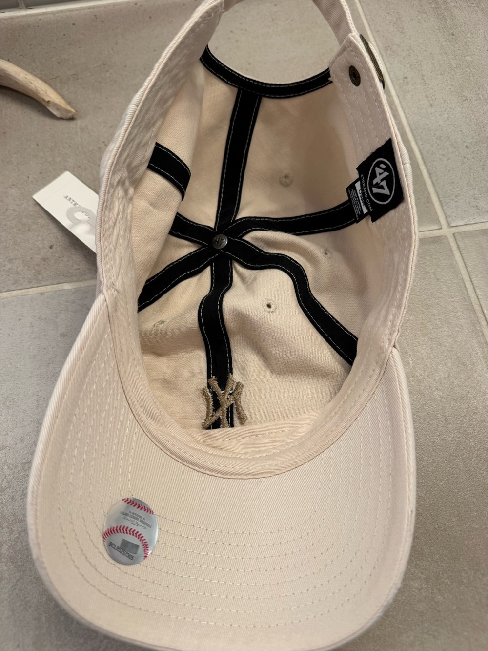 47 Women’s New York Yankees Cream Baseball Cap - Picture 8 of 8